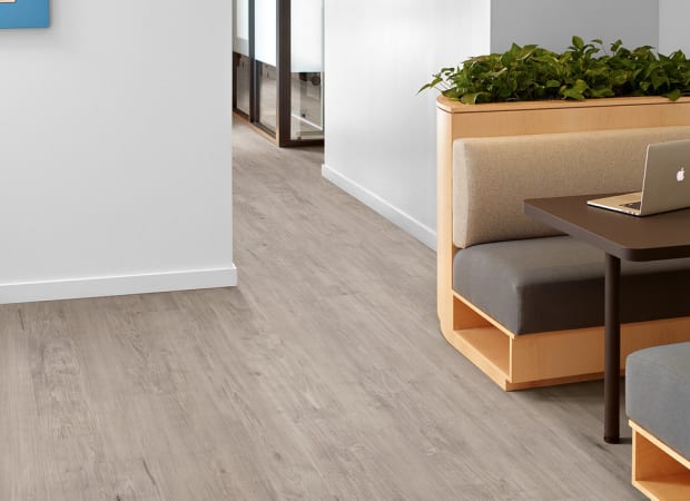 PURVIEW 20 in Nomadic Luxury Vinyl