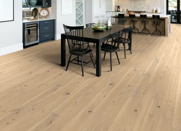 Castlewood Oak in Nobility Hardwood