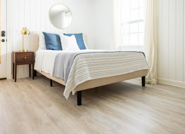 COREtec Originals Classics VV024 in Ivory Coast Oak Luxury Vinyl