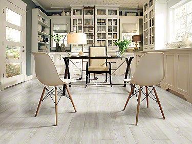 Valentino 8x32 in Action Tile