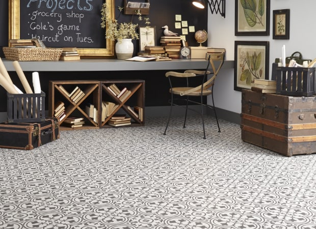 Silver - Deco in Wrought Iron Vinyl Sheet Goods