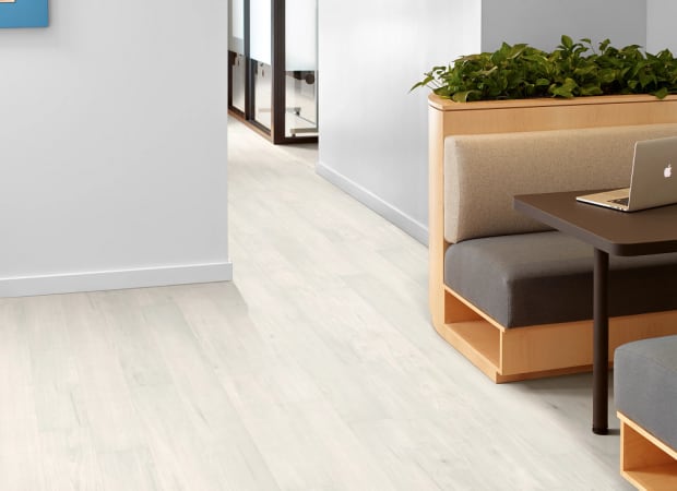 PURVIEW 20 in Bone Luxury Vinyl