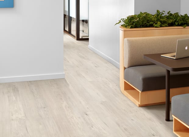 PURVIEW 20 in Antler Luxury Vinyl
