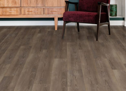 Victor Plus in Ripped Pine Luxury Vinyl