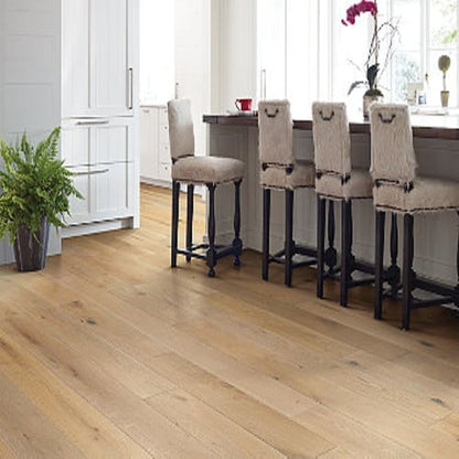 Castlewood Oak in Chatelaine Hardwood